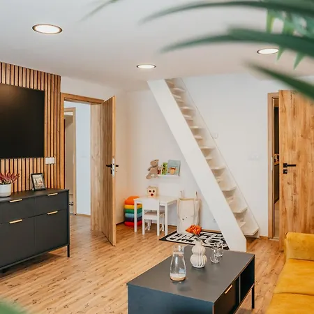 Live And Work In The Heart Of Prague! *