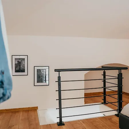 Live And Work In The Heart Of Prague!