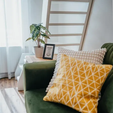 Live And Work In The Heart Of Prague! *